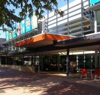 Beautiful deluxe family friendly holiday house - Mackay Tourism