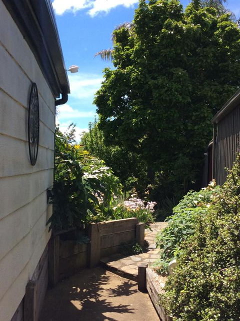 A Suite Spot In The Hills - Mackay Tourism 3