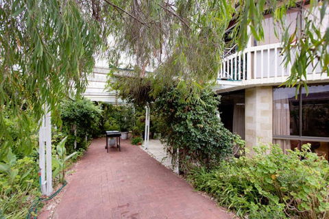 Beach Haven Studio - Mackay Tourism 6