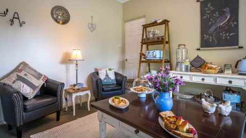 Vicarage View Cottage - Mackay Tourism 2