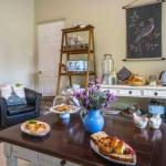 Vicarage View Cottage - Mackay Tourism 0