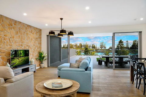 Belle Vue Penthouse At Black Beach - Mackay Tourism 1