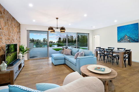 Belle Vue Penthouse At Black Beach - Mackay Tourism 3