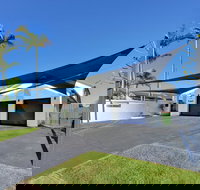 Mermaid Island Beach House - Mackay Tourism