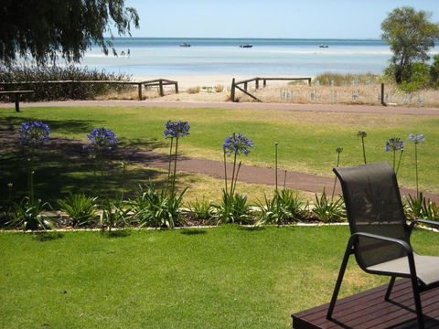Beach House Dunsborough - Mackay Tourism 5