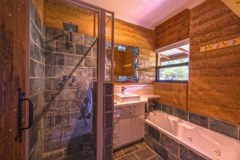 Beach House Dunsborough - Mackay Tourism 2