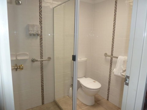 Pioneer Lodge Motel - Mackay Tourism 5