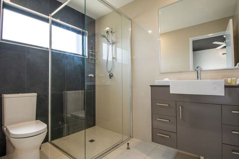 Magnum Serviced Apartments - Mackay Tourism 6