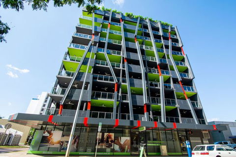 Magnum Serviced Apartments - Mackay Tourism 1