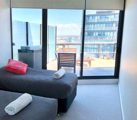 Orange Stay Apartments - Mackay Tourism 5