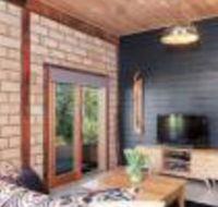 Falls River Luxury Accommodation - Mackay Tourism