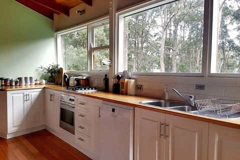 Eaglehawk Rainforest Retreat - Mackay Tourism 3