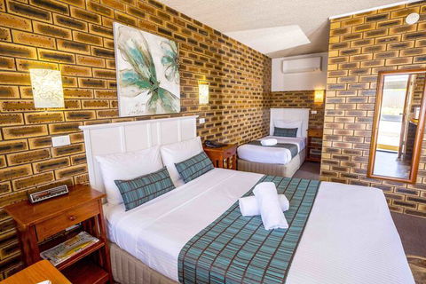 Apple & Grape Motel - Mackay Tourism 2