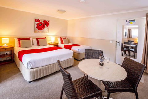 Apple & Grape Motel - Mackay Tourism 1