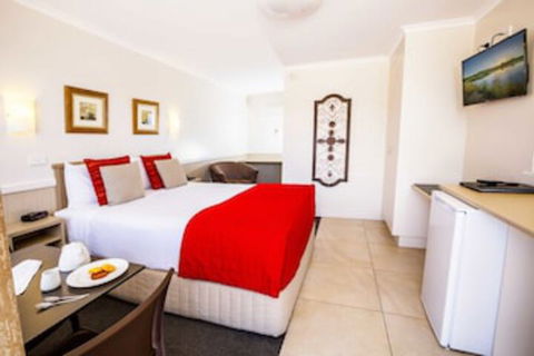 Apple & Grape Motel - Mackay Tourism 0