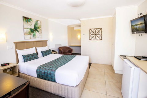 Apple & Grape Motel - Mackay Tourism 7