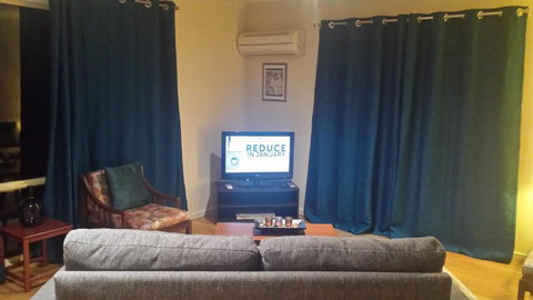 Oaktree Guest House - Mackay Tourism 4