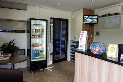 Moura Meridian Motel - Mackay Tourism 2
