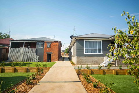 Kirsten Accommodation Parkes - Mackay Tourism 2