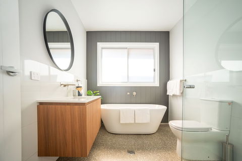 Kirsten Accommodation Parkes - Mackay Tourism 4