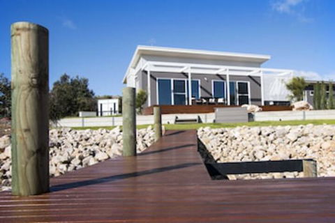 Villa Serra - Mackay Tourism 0
