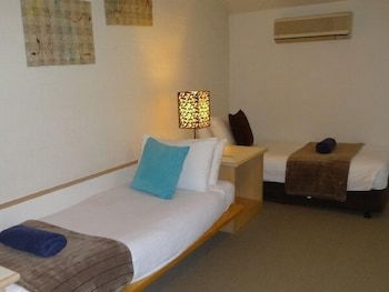 Ironbark - Deluxe Family Townhouse - Mackay Tourism 3