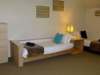 Ironbark - Deluxe Family Townhouse - Mackay Tourism 1