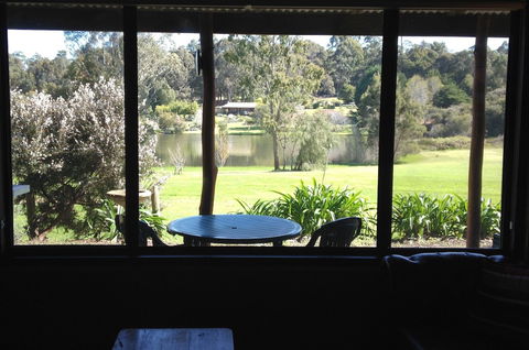 Pemberton Lake View Chalets - Mackay Tourism 2