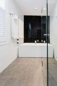 Bespoke On Main - Mackay Tourism 0