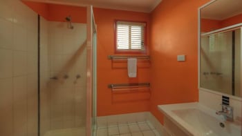 BIG4 Aussie Outback Oasis Holiday Park - Mackay Tourism 1