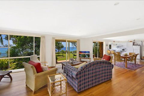 Stunning Ocean Views - Mackay Tourism 0