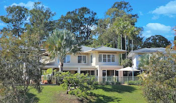 Summerhaze At The Cove - Mackay Tourism 0