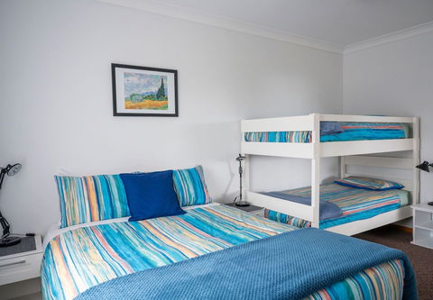 Emu Bay Holiday Homes - Mackay Tourism 5