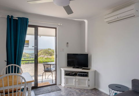 Emu Bay Holiday Homes - Mackay Tourism 3