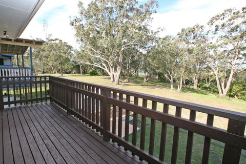 Hill Top Water & Bush Views - Mackay Tourism 1