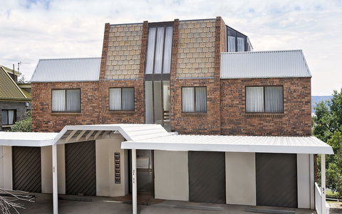 Avalanche 6 - Sophisticated Style & Modern Comfort With A Central Location - Mackay Tourism 1