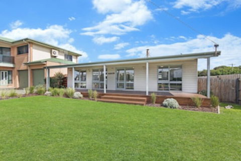 Ocean Spray Retreat - Mackay Tourism 0