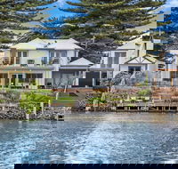 River Charm Apartment