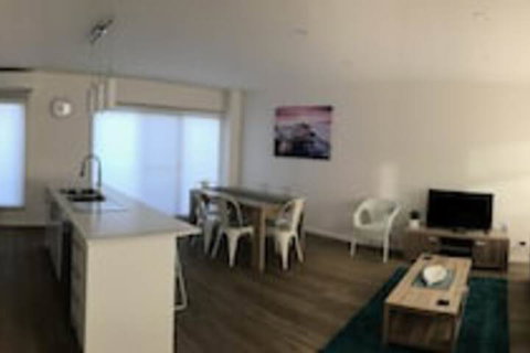 Santa Monica Lodge - Mackay Tourism 0