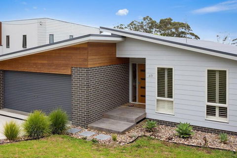 Sapphire Shores At Pambula Beach - Mackay Tourism 1