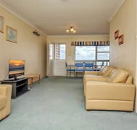 Quarterdeck Unit 4 / 12 Magnus Street - Mackay Tourism