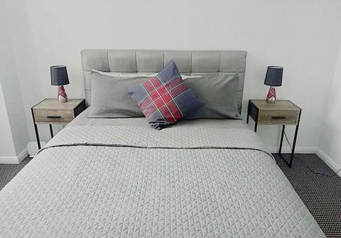 Stylish Waterfront Apt In Rhodes - Mackay Tourism 4