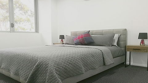 Stylish Waterfront Apt In Rhodes - Mackay Tourism 2