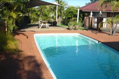 Bomaderry Motor Inn - Mackay Tourism 0