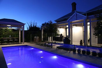 Hollidge House Apartments - Mackay Tourism 0