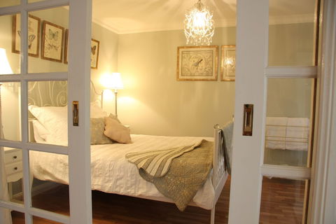 Azalea Cedar-Rose Villa - Mackay Tourism 4