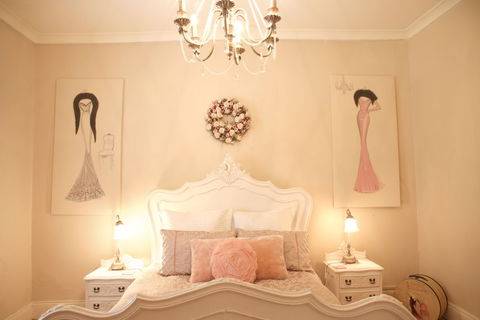 Azalea Cedar-Rose Villa - Mackay Tourism 1