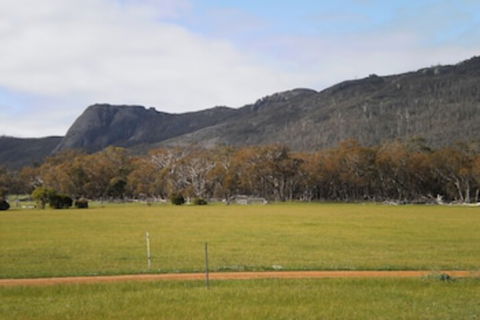 Manyat Peak Cottages - Mackay Tourism 0