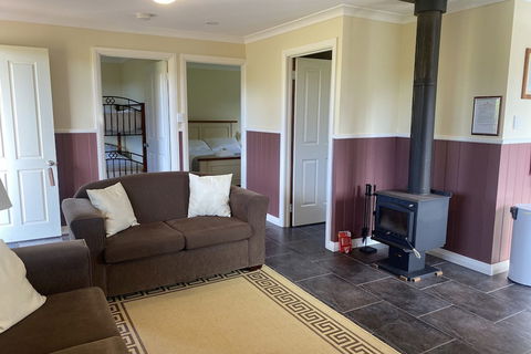 Manyat Peak Cottages - Mackay Tourism 6
