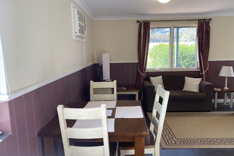 Manyat Peak Cottages - Mackay Tourism 7